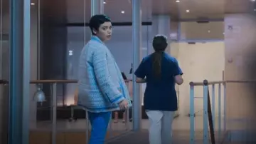 Sandro Amelia Tweed Jack­et worn by Ari Blanco (Carla Díaz) as seen in Elite (S06E08)