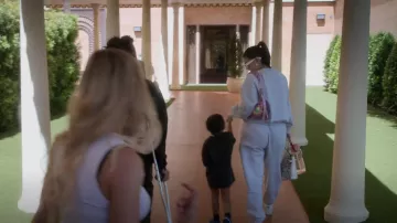 Balenciaga Le Cagole XS Bolso bandolera con pedrería usado por Kylie Jenner como se ve en The Kardashians (S02E10)