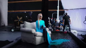 Balenciaga Hourglass Small Handbag Box worn by Kim Kardashian as seen in The Kardashians (S02E10)