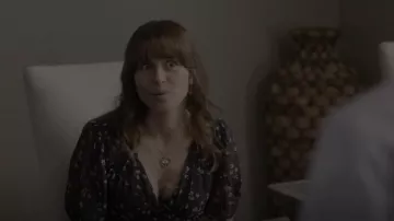 Peggy Li Half Herkimer Threader Pendientes usados por Judy Hale (Linda Cardellini) como se ve en Dead to Me (S03E07)