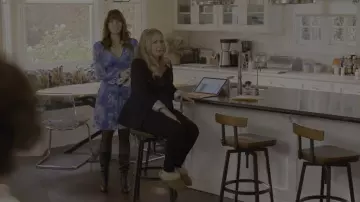 Ugg Coquette Slippers worn by Jen Harding (Christina Applegate) as seen in Dead to Me (S03E09)