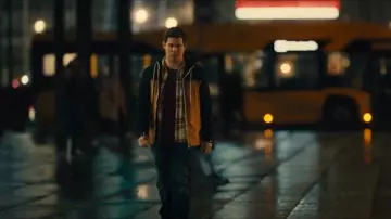 Pier One Summer Jacket worn by Bumper Allen (Adam DeVine) as seen in Pitch Perfect: Bumper in Berlin (S01E01)