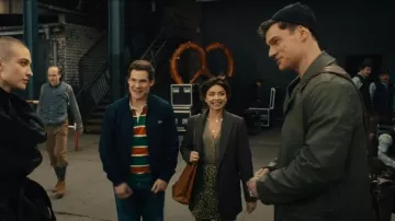 & Other Stories Floral Textured Miniskirt worn by Heidi (Sarah Hyland) as seen in Pitch Perfect: Bumper in Berlin (S01E02)