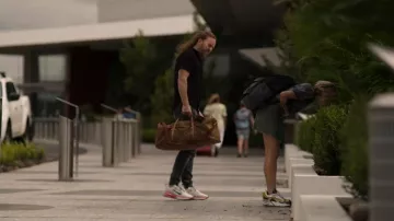 Zapatillas Nike Air Max Furyosa usadas por Meg (Milly Alcock) como se ve en Upright (S02E08)