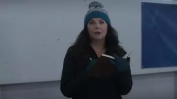 Smartwool Is­to Retro Beanie worn by Alex Morrow (Lauren Graham) as seen in The Mighty Ducks: Game Changers (S02E09)