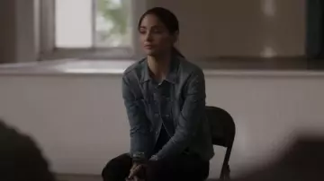 L’Agence Janelle Veste à Highland portée par Dr. Lauren Bloom (Janet Montgomery) vue à New Amsterdam (S05E08)