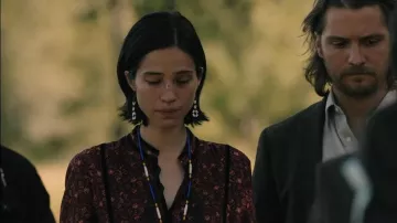 Böhme Velvet Ribbon Robe paysanne portée par la gouverneure Lynelle Perry (Wendy Moniz) vue à Yellowstone (S05E04)