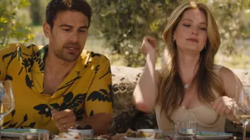 Daphne Sullivan (played by Meghann Fahy) outfits on The White Lotus