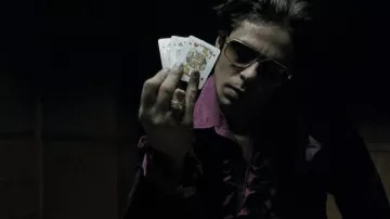 Lunettes de soleil portées par Franky quatre doigts (Benicio del Toro) comme on le voit dans la garde-robe du film Snatch