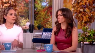 Amanda Uprichard Jamilla Vestido Midi de cuero usado por Alyssa Farah como se ve en The View el 28 de noviembre de 2022