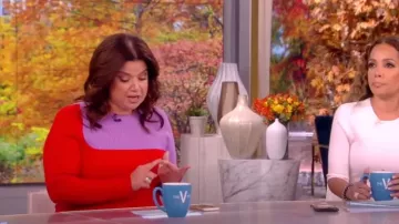 Victor Glemaud Maxi Robe à manches longues colorée portée par Ana Navarro vue dans The View le 28 novembre 2022