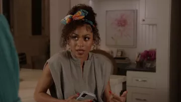 3.1 Phillip Lim Terry Terry francés sin mangas usado por Patience (Chelsea Tavares) como se ve en All American (S05E07)