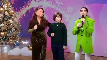 Vestido de valquiria de Ronny Kobo en enebro usado por Gloria Estefan como se ve en Good Morning America el 28 de noviembre de 2022