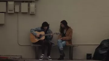 Vans Old Skool zapatillas usadas por Ziggy (Finn Wolfhard) como se ve en When You Finish Saving the World