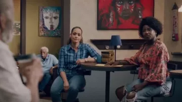 Ulla Johnson Huali Flo­ral Silk Pe­plum Blouse worn by Nova Bordelon (Rutina Wesley) as seen in Queen Sugar (S07E13)