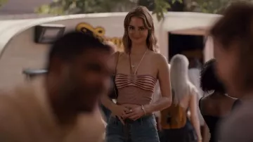 Shein Striped Halterneck Top usado por Lucy Albright (Grace Van Patten) como se ve en Tell Me Lies (S01E08)