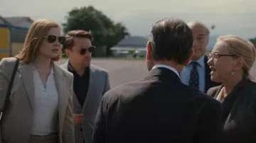 Reiss Angelo Textured Top usado por Shiv Roy (Sarah Snook) como se ve en Succession (S03E01)