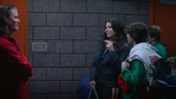 Patagonia Nano Puff PrimaLoft Jacket worn by Alex Morrow (Lauren Graham) as seen in The Mighty Ducks: Game Changers (S02E10)