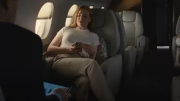 Giorgio Armani Tweed Mini Plaid Classic Slim-Leg Pants usados por Shiv Roy (Sarah Snook) como se ve en Succession (S03E08)