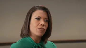 Robe fourreau à manches 3/4 à manches torsadées de Donna Morgan portée par Nikole Killion telle que vue dans CBS Mornings le 30 novembre 2022