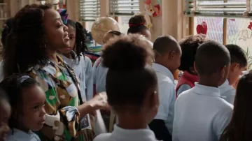 Who What Wear Bal­loon Sleeve Dress worn by Janine Teagues (Quinta Brunson) as seen in Abbott Elementary (S01E06)