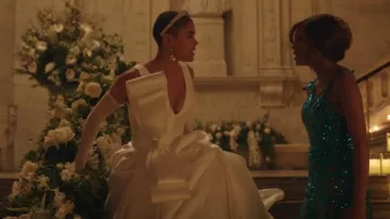 Jennifer Behr Essen Crystal Embellished Headband worn by Julien Calloway (Jordan Alexander) as seen in Gossip Girl (S02E01)