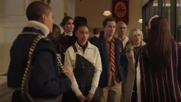 Stella McCartney Medium Frayme Shoulder Bag worn by Julien Calloway (Jordan Alexander) as seen in Gossip Girl (S02E02)