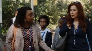 Madewell Flat Linked Chain Neck­lace worn by Janine Teagues (Quinta Brunson) as seen in Abbott Elementary (S01E13)
