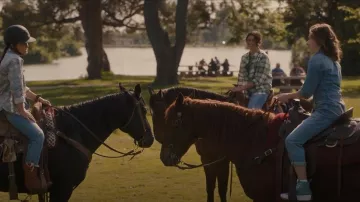 Converse Chuck Taylor® All Star® Run Star Hike High Top Platform worn by Sandra(Elizabeth Allen-Dick) as seen in The Santa Clauses (S01E04)