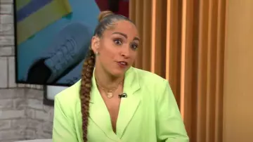 Nous avons porté ce que le blazer coupé en vert vif porté par Robin Arzon comme vu dans CBS Mornings le 1er décembre 2022