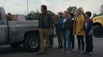 Veja 10 Pixel Sneakers worn by Courtney Whitmore (Brec Bassinger) as seen in DC's Stargirl (S01E13)