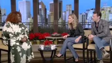Gianvito Rossi 105 Suede Pumps usadas por Kelly Ripa como se ve en LIVE with Kelly and Ryan el 5 de diciembre de 2022