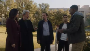 Hobbs London Carissa Abrigo usado por Jessica Knight (Katrina Law) como se ve en NCIS (S20E09)