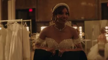 Jennifer Behr Marjeta Pearl Bandeau porté par Monet de Haan (Savannah Lee Smith) vu dans Gossip Girl (S02E01)