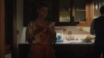 Pierre Louis Mascia Robe au neutre portée par Julien Calloway (Jordan Alexander) vue dans Gossip Girl (S02E01)