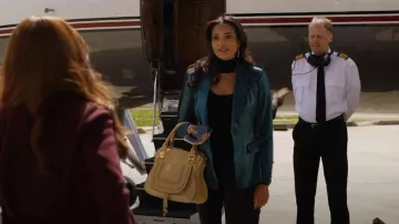 Chloé Small Marcie Sacoche en cuir portée par Mackenzie (Rochelle Aytes) vue dans Monarch (S01E11)