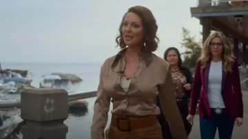 Nanushka Satin shirt worn by Tully Hart (Katherine Heigl) as seen in Firefly Lane (S02E05)