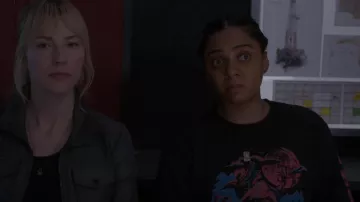 Dirty Coast The Rougarou Long Sleeve worn by Breanna Casey (Aleyse Shannon) as seen in Leverage: Redemption (S02E06)
