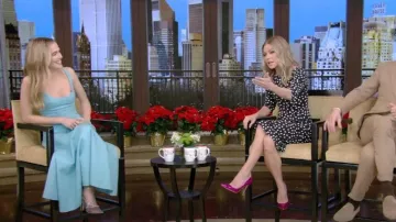 Oscar De La Renta Sleeveless Scoop Neck Seam Detail Dress worn by Zoey Deutch as seen in LIVE with Kelly and Ryan on December 7, 2022