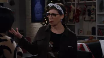 Maeve Cashmere Intarsia Sweater In Black worn by Kat (Mayim Bialik) as seen in Call Me Kat (S03E09)