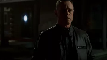 Chaqueta de cuero Bonneville de la marca Lucky usada por Hank Voight (Jason Beghe) como se ve en Chicago P.D. (S10E09)