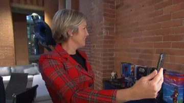 Tara Jarmon Virginie Blazer worn by Kristen Dahlgren as seen in Today on  December 8, 2022