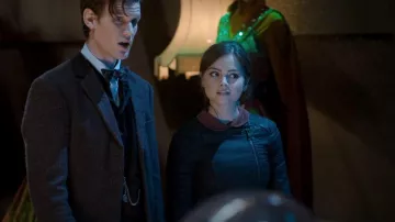 Sessun Knit with Contrast Collar and Cuffs worn by Clara (Jenna Coleman) as seen in Doctor Who (S07E12)