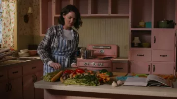 Rails Hunter Plaid Shirt worn by Tully Hart (Katherine Heigl) as seen in Firefly Lane (S02E09)