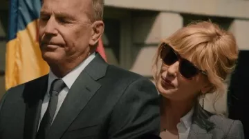 Oliver Peoples Lynes Sun­glass­es worn by Beth Dutton (Kelly Reilly) as seen in Yellowstone (S05E01)