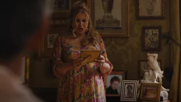 Tanya McQuoid-Hunt (played by Jennifer Coolidge) outfits on The