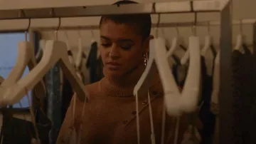 Fendi O’Lock Single Earring worn by Julien Calloway (Jordan Alexander) as seen in Gossip Girl (S02E03)