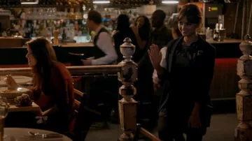 Alice McCall Robe rose de mer portée par Clara (Jenna Coleman) vue dans Doctor Who (S08E04)