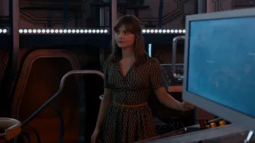 Topshop Piped Tile Printed Shirtdress porté par Clara (Jenna Coleman) comme on le voit dans Doctor Who (S08E06)