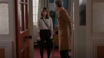 Topshop Shorts festonnés portés par Clara (Jenna Coleman) comme on le voit dans Doctor Who (S08E06)